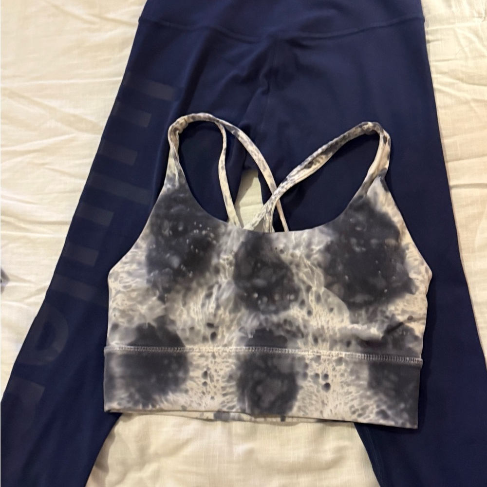 Lululemon Athletica Gray Tie-Dye Bra and Navy Leggings - Picture 4 of 5